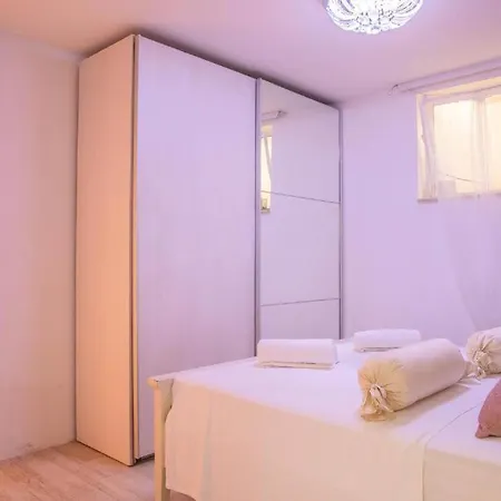 Tamaris S Privatnim Bazenom 700m Od Mora 빌라