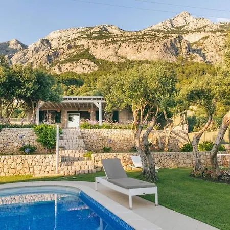 Vila Tamaris S Privatnim Bazenom 700m Od Mora